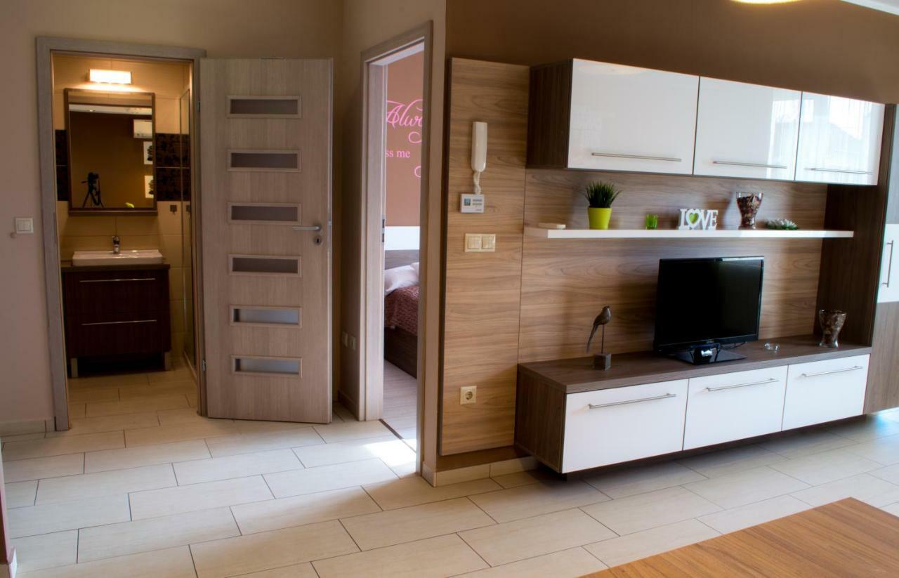 Appartamento Platina Apartman Sárvár Esterno foto