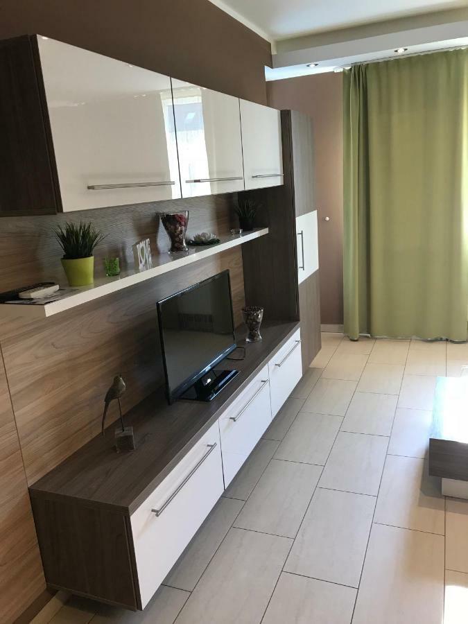 Appartamento Platina Apartman Sárvár Esterno foto