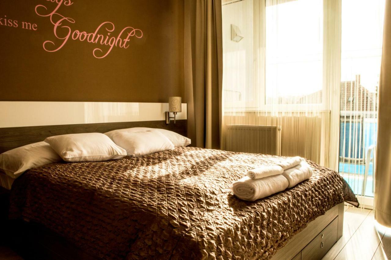 Appartamento Platina Apartman Sárvár Esterno foto
