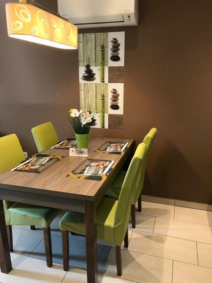 Appartamento Platina Apartman Sárvár Esterno foto